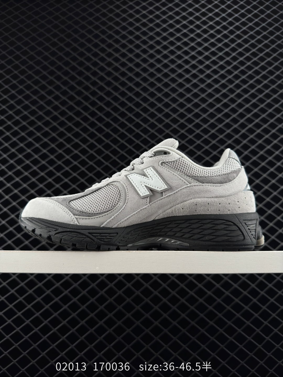 New Balance M2002